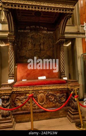 L'Éthiopie, Addis-Abeba, Le Roi George VI Street, Musée national de l'Éthiopie, galerie de l'intérieur, trône impérial de l'Empereur Hailé Sélassié Banque D'Images