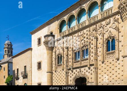 Façade de Palais Jabalquinto, Baeza, Jaen Province, Andalusia, Spain. Le palais abrite le campus Antonio Machado de l'Université internationale de Banque D'Images