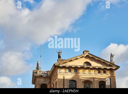 Toit du bâtiment Clarendon, Bodleian Library, University of Oxford, Angleterre. Banque D'Images