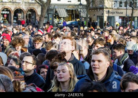 Bristol, Royaume-Uni, 9th Mar, 2019. Jeremy Corbyn partisans sont représentés comme ils écouter des discours lors d'une partie du travail rassemblement à College Green,Bristol. Banque D'Images