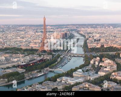 Paysage urbain de Paris, France avec la Tour Eiffel en vue Banque D'Images