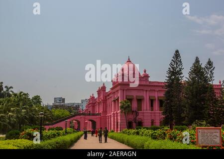 L'historique Ahsan à Manjil Kumartoli sur la rive de la rivière Buriganga. Dhaka, Bangladesh. Banque D'Images