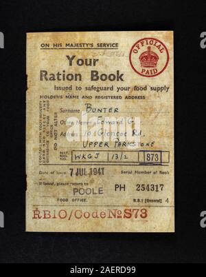 Première page d'un livre de Rationnement de 1941, un morceau de souvenirs liés à la seconde Guerre mondiale de Grande-Bretagne dans les années 1940. Banque D'Images