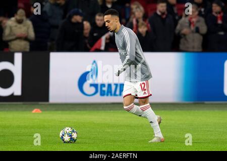 AMSTERDAM, 10-12-2019 , JohanCruyff Arena, de la saison 2019 / 2020 de la Ligue des Champions entre l'Ajax et le FC Valence. Noussair Mazraoui Banque D'Images