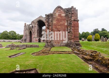 Abbaye de Melrose, monastère partiellement en ruine de l'ordre cistercien dans Melrose, le Roxburghshire, Scottish Borders, Scotland, UK Banque D'Images