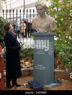 La princesse Royale dévoile une statue de la Première Guerre mondiale 2 l'héroïne d'opérations spéciales Noor Inayat Khan à Gordon Square à Londres. Banque D'Images