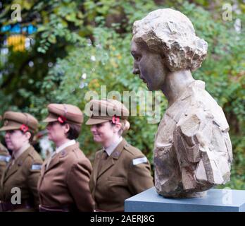 La princesse Royale dévoile une statue de la Première Guerre mondiale 2 l'héroïne d'opérations spéciales Noor Inayat Khan à Gordon Square à Londres. Banque D'Images