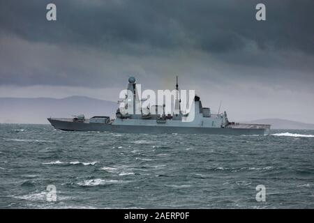 Le HMS Defender un destroyer de défense aérienne de la Grande-Bretagne l'un des six utilisés par la Royal Navy Banque D'Images