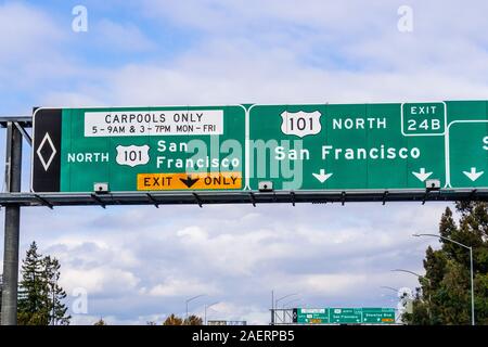 Autoroute 101 nord jusqu'à San Francisco et de fournir des pistes signalisation les règles de covoiturage ; baie de San Francisco, Californie Banque D'Images