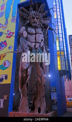 Statue de Green Man à la Custard Factory, Gibb St, Digbeth, Bordesley & Highgate, Birmingham, West Midlands, Angleterre, Royaume-Uni, B5 5ST Banque D'Images