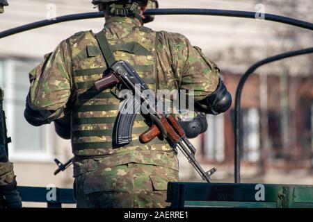 Les soldats de l'armée roumaine à la parade de la fête nationale de la Roumanie Banque D'Images