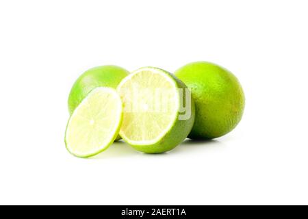 Ensemble de deux limes, une moitié de la chaux, isolated on white Banque D'Images