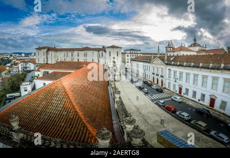 Voir l'université de Coimbra et Jesus College et le toit du Science Museum Banque D'Images