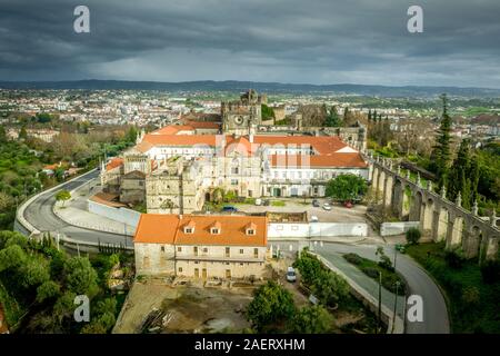 Panorama de l'antenne de Tomar château autrefois propriété de la ville et des Templiers, le couvent du Christ au Portugal Banque D'Images