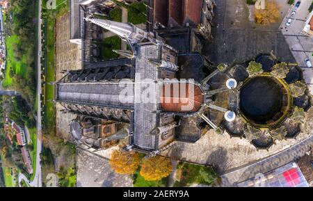 Vue aérienne du site du patrimoine mondial de l'UNESCO avec le Monastère de Batalha chapelle inachevée a voté l'une des sept merveilles du Portugal Banque D'Images