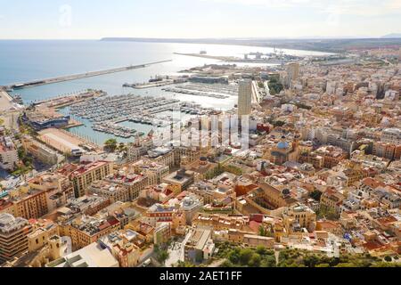 Belle ville d'Alicante, sur la mer Méditerranée, l'Espagne Banque D'Images