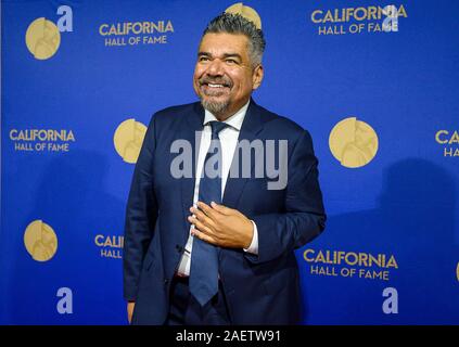 Sacramento, CA, USA. Dec 10, 2019. George Lopez sur le tapis rouge lors de la 13e assemblée annuelle de la renommée de la Californie au California Museum le Mardi, Décembre 10, 2019 à Sacramento. Crédit : Paul Kitagaki Jr./ZUMA/Alamy Fil Live News Banque D'Images