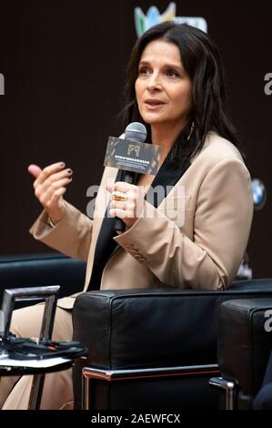 Juliette Binoche dans le cadre d'un groupe de discussion lors de la 4e International Film Festival et Prix à Macao Macao le centre culturel. Macao, l'utilisation dans le monde entier 09.12.2019 | Banque D'Images