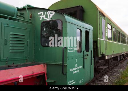 Vintage locomotive et voitures de voyageurs pour la restauration, Magdeburg, Allemagne Banque D'Images