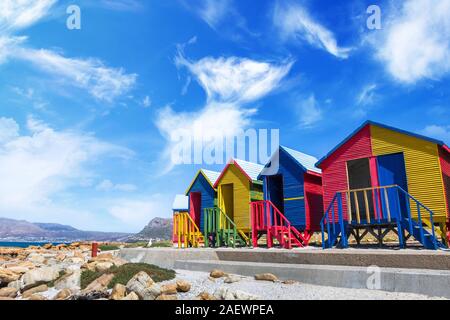 Maisons De Plage Colorées Au Cap, Afrique Du Sud Banque D'Images