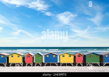 Maisons De Bain Colorées À Muizenberg, Le Cap, Afrique Du Sud Banque D'Images