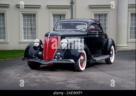 1936 Ford Model 48 American personnalisés avant guerre voiture classique Banque D'Images