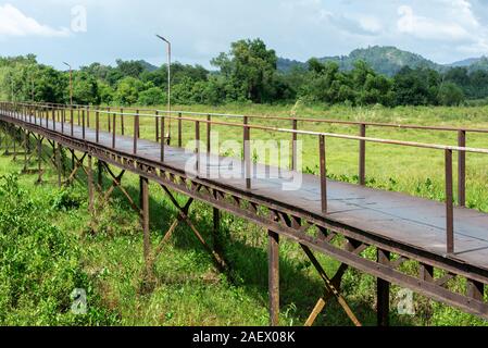 Vieux pont de fer fait main Phangnga Province. Symbole de la Taku de Pa, la Thaïlande. Banque D'Images