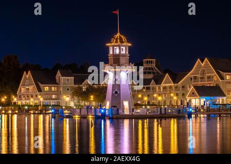 Orlando, Floride. Le 06 décembre 2019. Beau complexe de divertissement phare en vieux style Atlantic City à Lake Buena Vista Banque D'Images