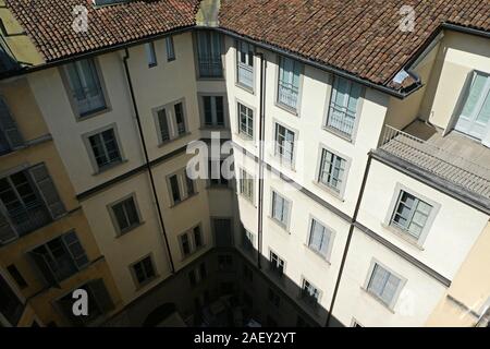 Toits milanais vu depuis le toit de la galerie Vittorio Emanuele II, Milan, Lombardie, Italie, Europe province Banque D'Images