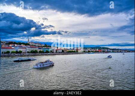 Du côté Buda de Budapest, Hongrie le long du Danube. Banque D'Images