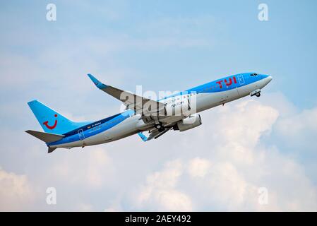 Francfort, Hesse / Allemagne - 23.07.2019avion TUIfly (Boeing 737-800 - D-ABAG) décollant de l'aéroport de Francfort Banque D'Images