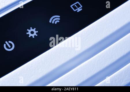 Photo détaillée d'ampoules l'Internet modem. Résumé arrière-plan technique. phantom classic bleu. Banque D'Images