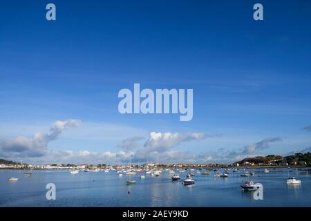 Les bateaux à voile, la baie de Chigoundy, Hendaye, Pyrénées-Atlantique, France Banque D'Images