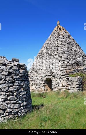 Dry-Stone hutte gauloise connue comme une Borie, près de Saignon dans le Luberon Parc Naturel Régional Provence France Banque D'Images