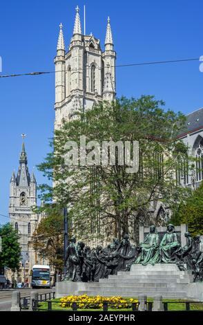 Monument en l'honneur des frères Van Eyck, Jan et Hubert, les peintres de la Gand retable / l'Adoration de l'agneau mystique, Gand, Flandre orientale, Belgique Banque D'Images