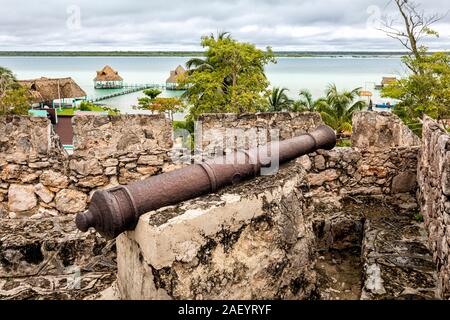 Le Fort San Felipe dans Bacalar, Quintana Roo, Mexique. Banque D'Images