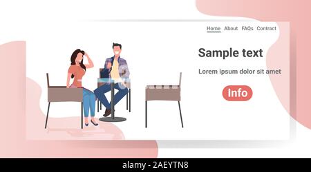Couple sitting at cafe table heureux homme femme discutez lors de réunion date romantique moderne concept intérieur restaurant pleine longueur horizontale copy space vector illustration Illustration de Vecteur