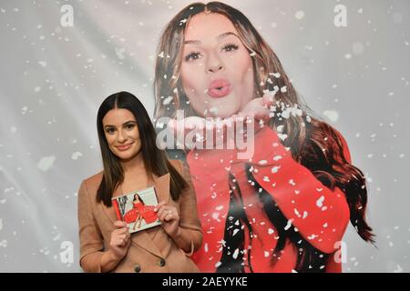 "Noël dans la ville" Lancement de l'album, Barnes et Noble, 5e Avenue, New York, USA - 05 Dec 2019 - Lea Michele Banque D'Images