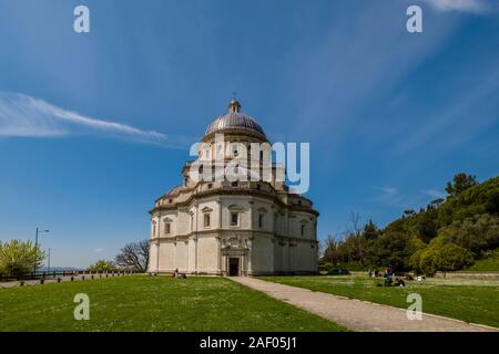 L'église Santa Maria della Consolazione, situé à l'extérieur de la ville Banque D'Images