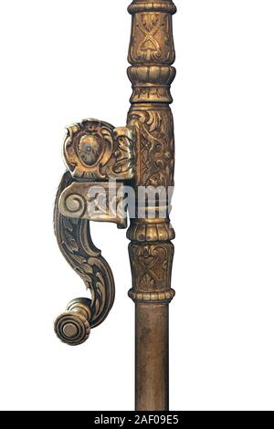 Vue de côté détail de l'antique vintage handle de fenêtre serrure bouton d'or avec des sculptures métalliques isolé sur fond blanc Banque D'Images