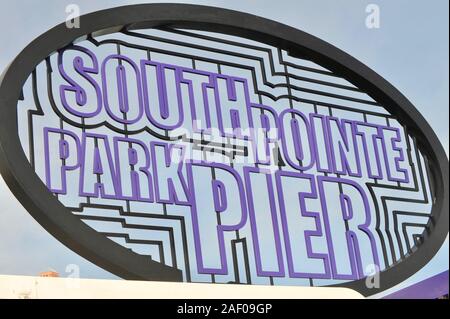 Close up of South Pointe Park Pier metal sign, Miami Beach, Miami, Floride, USA Banque D'Images