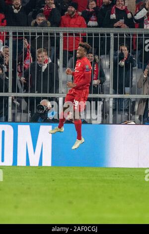 MUNICH, ALLEMAGNE - 11 DÉCEMBRE : célébration objectif le marqueur Kingsley Coman (FC Bayern Munich) au Football, Ligue des Champions, Journée 6 : FC Bayern München vs Tottenham Hotspur à l'Allianz-Arena, le 11 décembre 2019 à Munich, Allemagne. Photo : Horst Ettensberger/ESPA-Images Banque D'Images