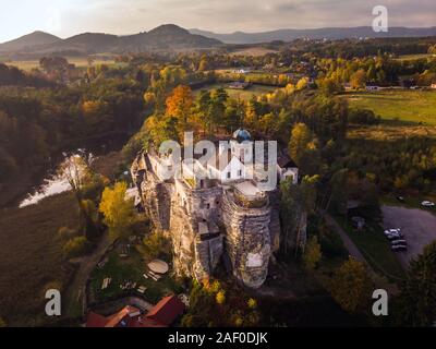 Vue aérienne de Sloup château dans le Nord de la Bohème, en République tchèque. Banque D'Images