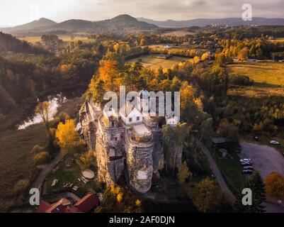 Vue aérienne de Sloup château dans le Nord de la Bohème, en République tchèque. Banque D'Images