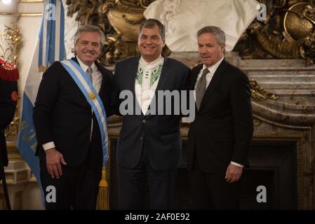 Buenos Aires, Argentine. Dec 11, 2019. Le Président de l'argentine, Alberto Fernandez, au centre-ville ancien accueille le président équatorien Rafael Correa au palais présidentiel à Buenos Aires, Argentine, le mardi 10 décembre 2019. Crédit : Mario De Fina/FotoArena/Alamy Live News Banque D'Images