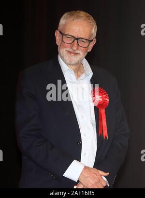 Bedford, Royaume-Uni. Dec 11, 2019. La chef du Parti du travail Jeremy Corbyn prononce un discours lors de la dernière journée de la campagne électorale à Addison Howard Center. Credit : SOPA/Alamy Images Limited Live News Banque D'Images