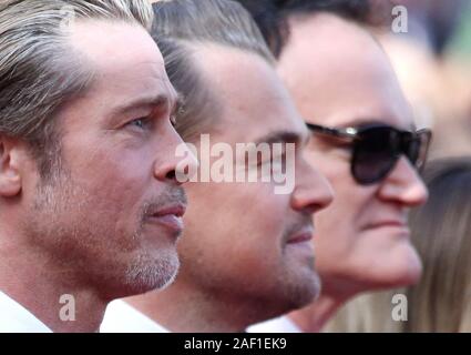 Cannes, France. Dec 12, 2019. Brad Pitt (L), Leonardo DiCaprio (C), et Quentin Tarantino arrivent sur le tapis rouge avant la projection du film 'IL ÉTAIT UNE FOIS . Hollywood" au 20e Congrès International du Film de Cannes à Cannes, France, le 21 mai 2019. Photo de David Silpa/UPI UPI : Crédit/Alamy Live News Banque D'Images