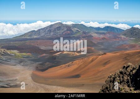 Décor de paysage de montagne épique du sentier pédestre de Haleakala National Park Banque D'Images