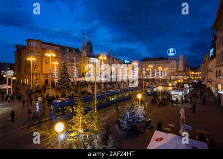 Centre de Zagreb ville décorée pour l'Avent, Croatie Banque D'Images