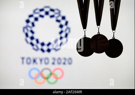 TOKYO, JAPON, juin. 20. 2019 : Médaille d'ossature et logo olympique de l'été à Tokyo 2020 jeu, Japon Banque D'Images